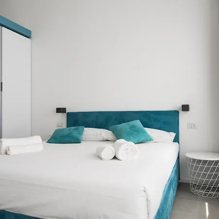 Youhosty - Meravigli R1 Small 16 Apartment