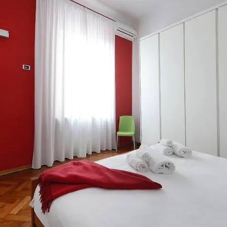 Alessandro Volta Halldis Apartment
