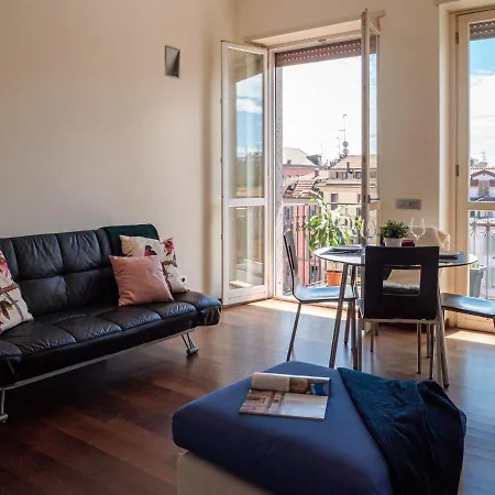 The Rent - Bright Two-bedroom In De Amicis * Milano