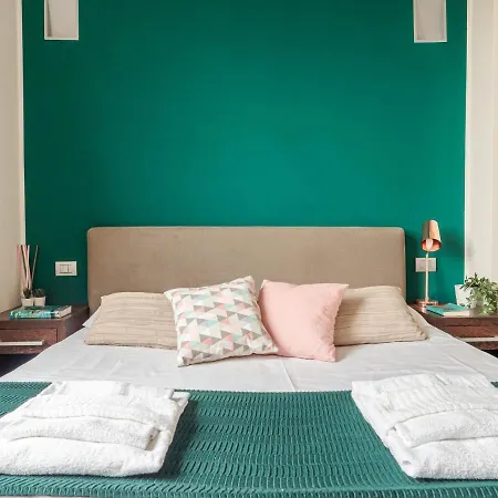 Lägenhet The Rent - Bright Two-bedroom In De Amicis Milano