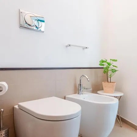 The Rent - Bright Two-bedroom In De Amicis 아파트 *