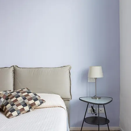 Tricolore Modern And Cozy