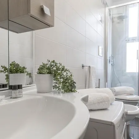 Joivy Elegant 1-br Flat Next To Centrale Διαμέρισμα *
