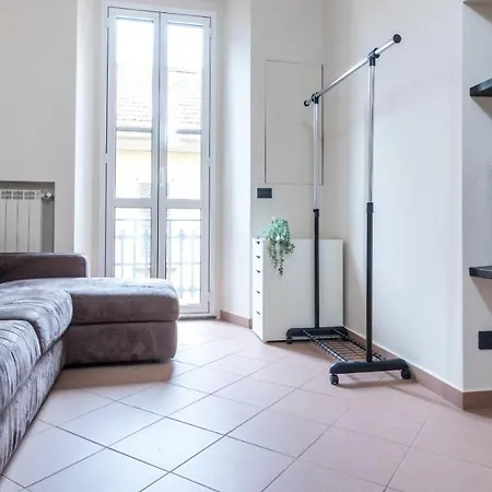 Joivy Elegant 1-br Flat Next To Centrale Μιλάνο