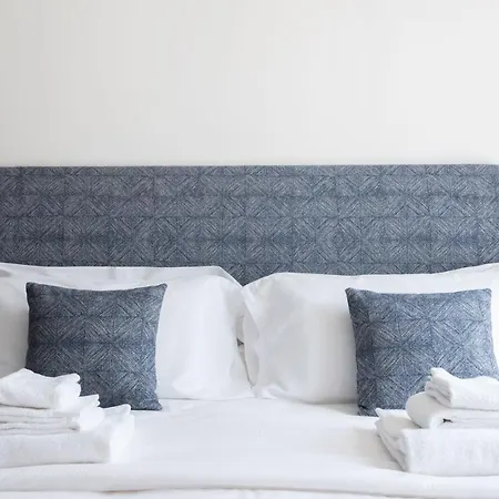 아파트호텔 Bmore Apartments Duomo - Luxury Apartments Near Duomo 4*