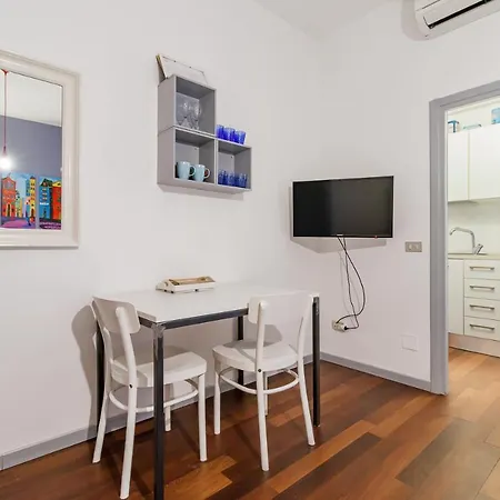Joivy Sleek Flat With Balcony Near Mudec Museum And Navigli Area Apartamento