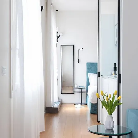 Bmore Apartments Duomo - Luxury Apartments Near Duomo 4*