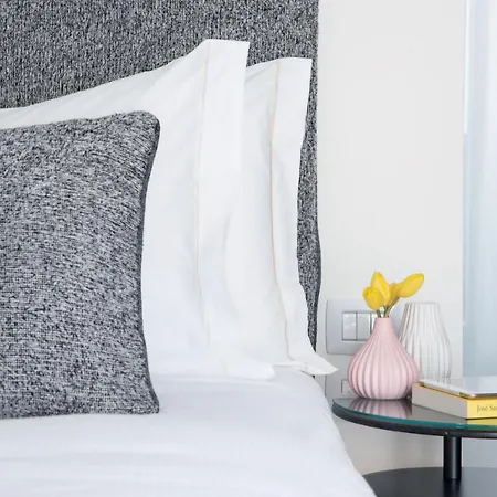 Bmore Apartments Duomo - Luxury Apartments Near Duomo 밀라노