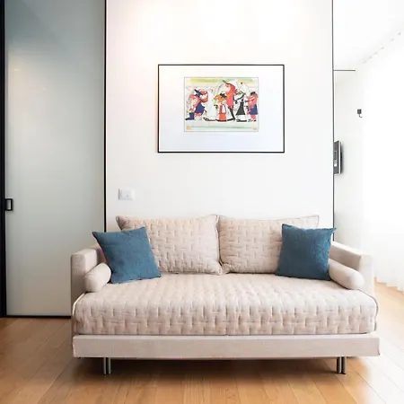 Bmore Apartments Duomo - Luxury Apartments Near Duomo 아파트호텔 밀라노