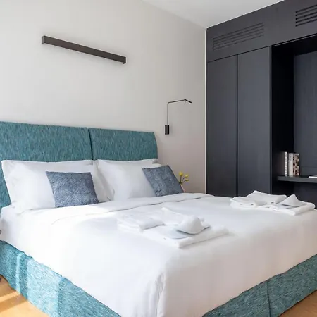 아파트호텔 Bmore Apartments Duomo - Luxury Apartments Near Duomo 4*