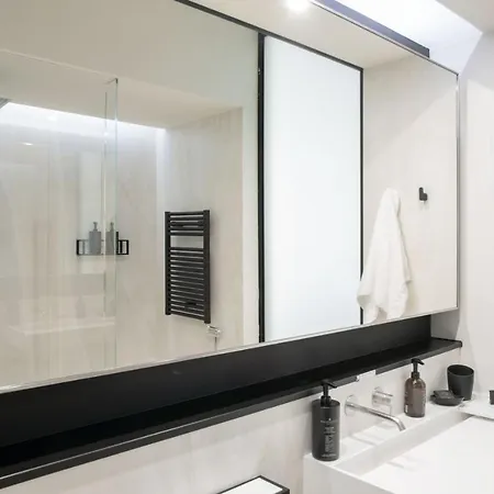 Bmore Apartments Duomo - Luxury Apartments Near Duomo 아파트호텔 4*