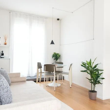 Bmore Apartments Duomo - Luxury Apartments Near Duomo 4*