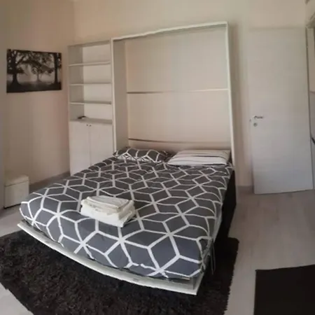 Apartment Fondazione Prada Metro Corvetto Splendido Monolocale Ristrutturato Ben Arredato Mailand