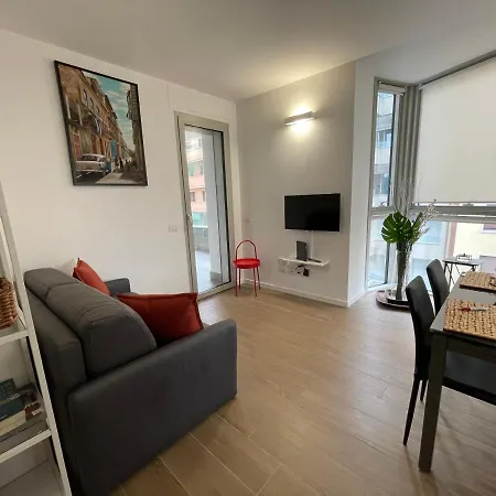 Amazing Brand New 2 Upper Scale With Gym Close To Metro Apartment *