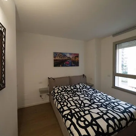 Apartment Amazing Brand New 2 Upper Scale With Gym Close To Metro