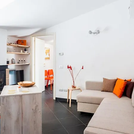 The Best Rent - Cozy Attic With Balcony In Nolo District Apartment
