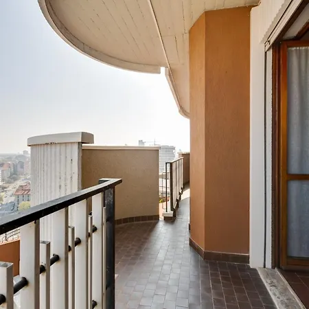 Terrace Skyline Apartment *