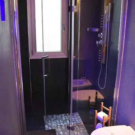 Bruzzanese Apartment Milan