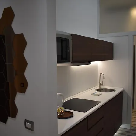 Bruzzanese Apartment *