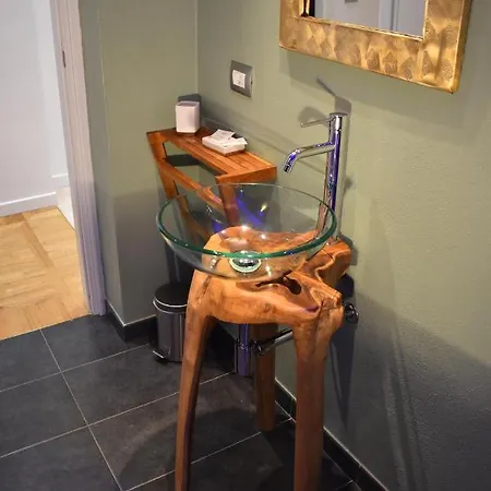 Bruzzanese Apartment *