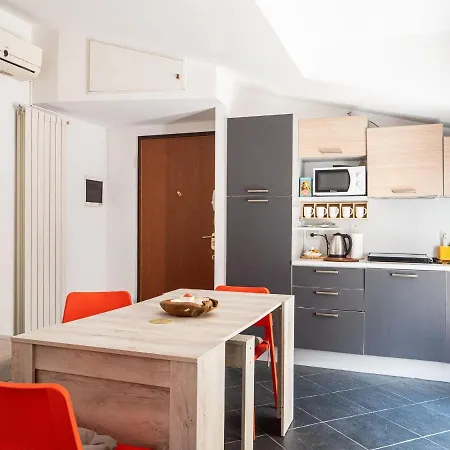 The Best Rent - Cozy Attic With Balcony In Nolo District Apartment *