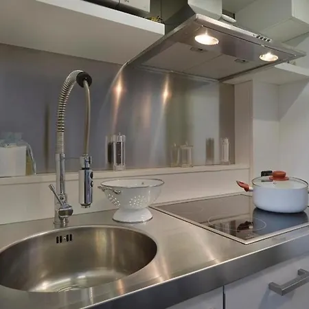 Caiazzo Halldis Apartment
