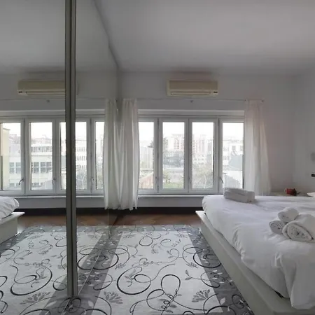 Apartment Caiazzo Halldis Milan