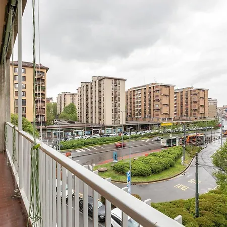 Piazza De Angeli M1 Comfortable Flat With Balcony