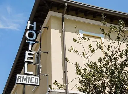 Amico Hotel *