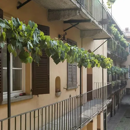 Naviglio, Sweet Dreams In The Heart Of The Fun Milán