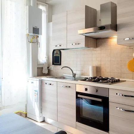 The Rent - Cozy Near Lambrate Metro Station Appartement Milan