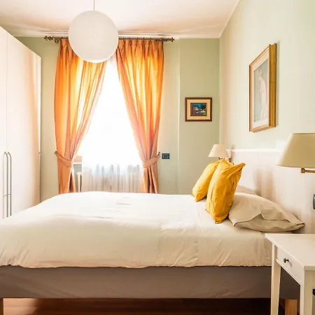 The Rent - Three-bedroom In Acquabella * Milán