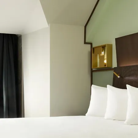 Verticale | Esperienze | Preferred And 4* Milán
