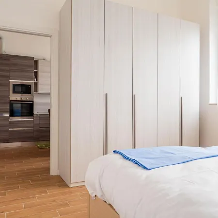 Appartement The Rent - One Bedroom Close Crescenzago Subway Milaan