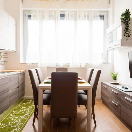 The Rent - One Bedroom Close Crescenzago Subway * Milaan