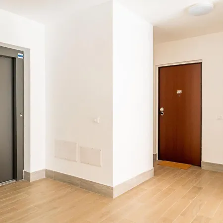 The Rent - One Bedroom Close Crescenzago Subway Appartement Milaan