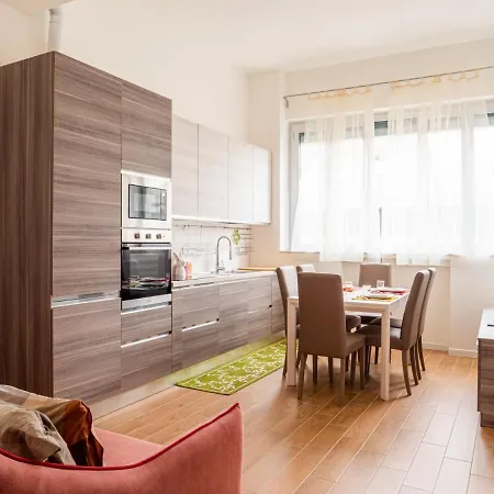 Appartement The Rent - One Bedroom Close Crescenzago Subway Milaan