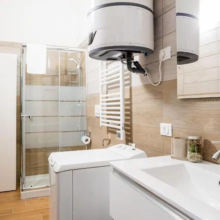 The Rent - One Bedroom Close Crescenzago Subway Appartement Milaan