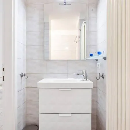 Isola And Zara Comfortable