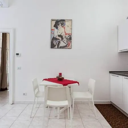 Isola And Zara Comfortable Appartement *