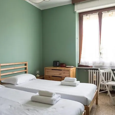 Youhosty - Suzzani 269 Milán