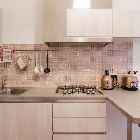 Restayled Chic Apartement- Via Ozieri Apartament