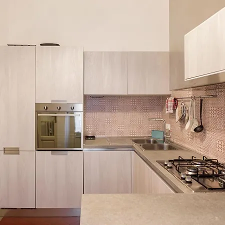 Restayled Chic Apartement- Via Ozieri *