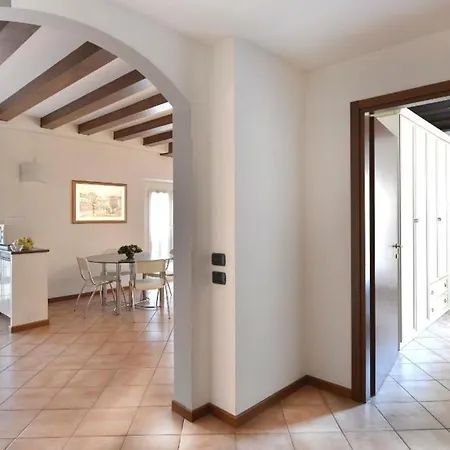 Porta Venezia Halldis Apartment