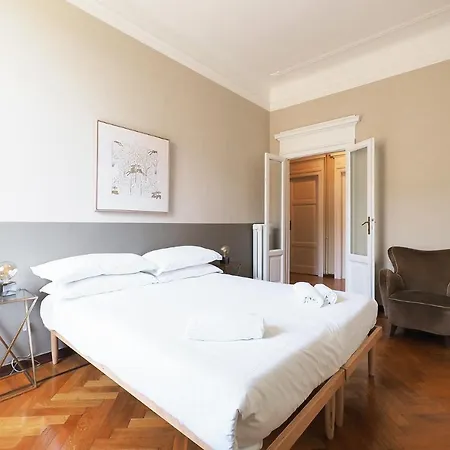 Contempora - Piazza Grandi 3 * Милан