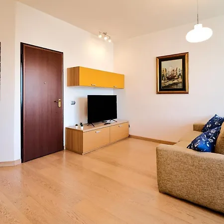 Apartament Skyline Mediolan