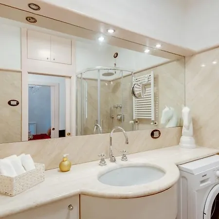 Design Apartment In The Hearth Of Brera דירה