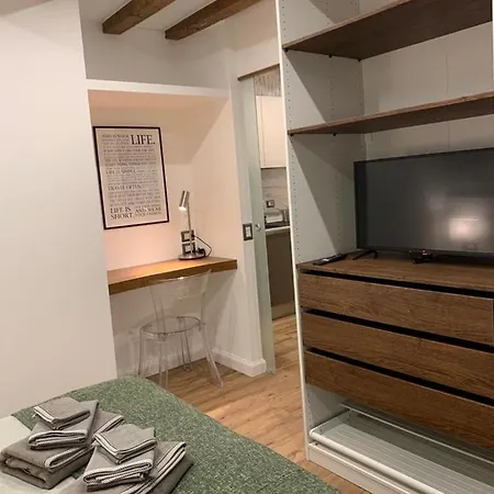 Elegant In Center Milano