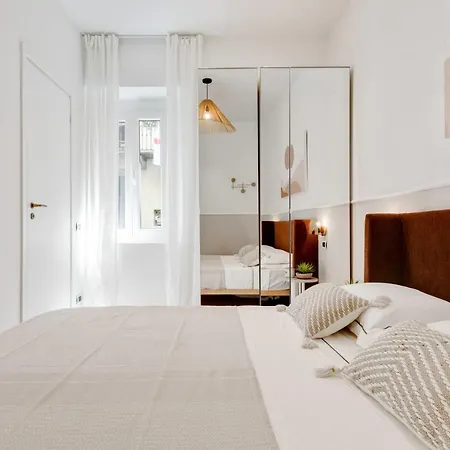 Vakantiehuis New And Design Flat In The Hearth Of *