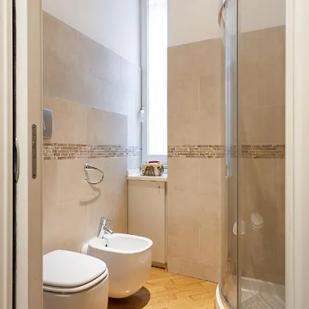 Upscale Urban Retreat In Porta Venezia Apartment Milan